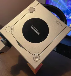 GameCube "Triforce" Simplified Corner Stand