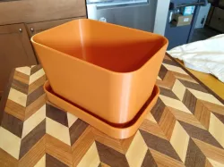 Rectangular flower pot