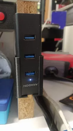 AXAGON HUE-S2BL 4-Port USB 3.0 hub wall mount