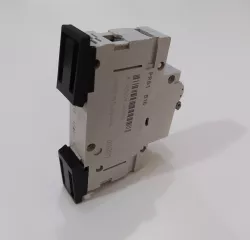 Circuit Breaker Latch / Západka jističe SEZ