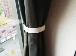 Curtain hook holder
