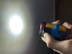 D4V2 Chapstick clip