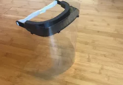 Face Shield w/ Integrated Straplock