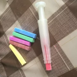 Holder for school chalk