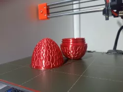 Hollow Threaded Easter Egg with Voronoi texture