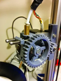 Kuro's Compact Geared Bowden Pushfit Extruder