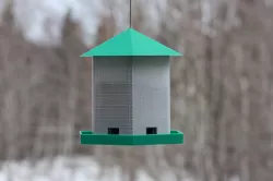 Large Bird Feeder / Grande Mangeoire