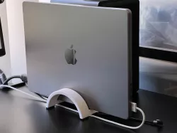 The Observatory: a parametric vertical laptop stand for the M1 Pro/M1 Max MacBook Pro (2021)