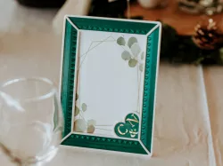 10x15 photo frame with snap-in accents