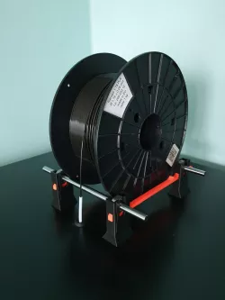 Adjustable spool holder