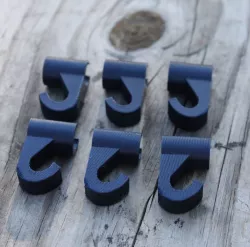 Clam tent pole hook