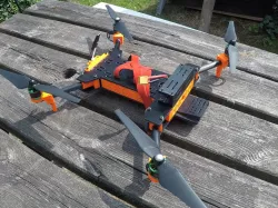 DadDrone_3:  Quadcopter 450-size foldable, camera-suited