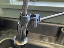 Faucet Nozzle Angled Gripper