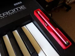 Korg KROME