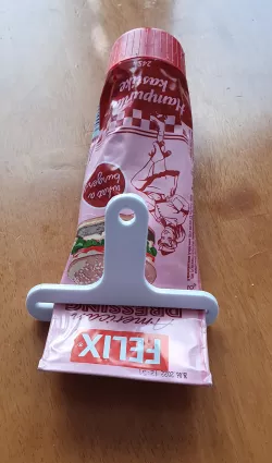 Mustard/MayonnaiseTube Squeezer