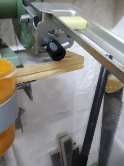 Prípravok na ostrenie pílových kotúčov