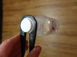 Screwcap opener small
