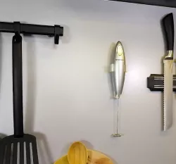 Beverage mixer holder