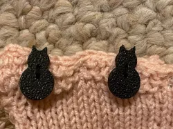 Cat-Shaped Button