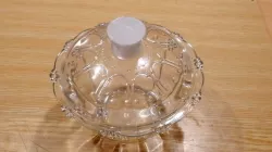 Glass jar lid handle