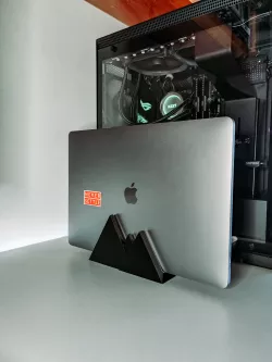 MacBook vertical stand