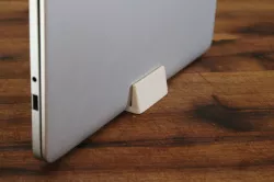 minimal laptopt stand