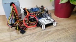 Mounting holder for 2 pcs of 2.5" HDD / SSD