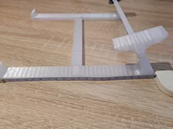 Notebook stand with hinge (reduced height)
