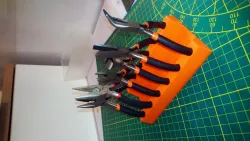 Pliers holder