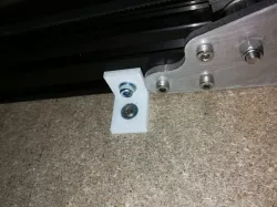 Simple corner bracket