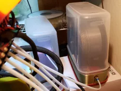 Auto-rewinder stand for Rubbermaid 16 cup container