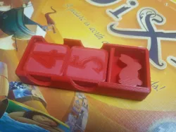 Dixit-style voting tokens