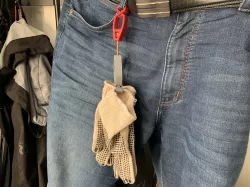 Glove clip
