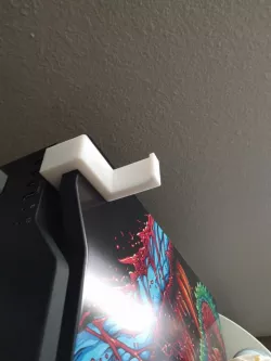NZXT H440 headphone hook