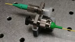 Optical connector holder for optical table
