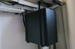 PC CASE HOLDER