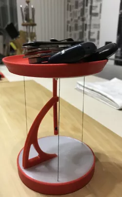 Remix of "Floating" tensegrity table with built in tensioning mechanism (glued version)