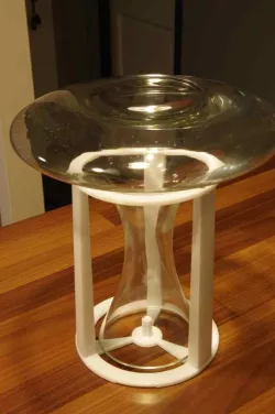 stable carafe dryer