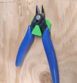 Wire Cutter Wall Mount