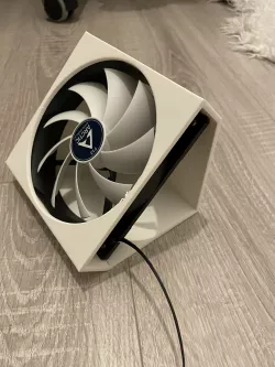 Arctic F12 120mm corner case