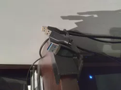 Cable organizer for 3 cables