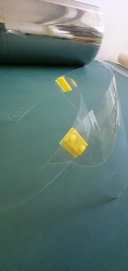 Emergency face shield URX-1
