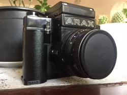 Grip for ARAX 60 or Kiev 60 medium format camera