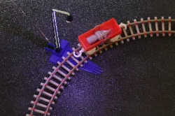 LED light post for N-scale (9mm track width) and H0-scale railroad models