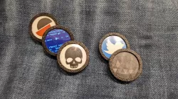 Picture frame button