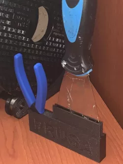 Post Processing Station (spatula and clippers)
