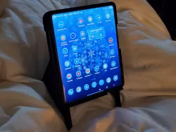 Samsung Fold 3 stand for uneven surfaces (like beds)