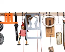 SIMPLE HOOK AND RAIL  (WITH TIMBER RAIL)