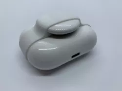 AirPods & AirPods Pro AirTag Sleeve