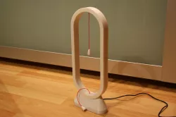 Magnet and string lamp
